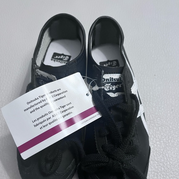 NWT - ASICS Onitsuka Tiger Mexico 66 Kids’ Sneakers - Size 12, 1 - Picture 3 of 9